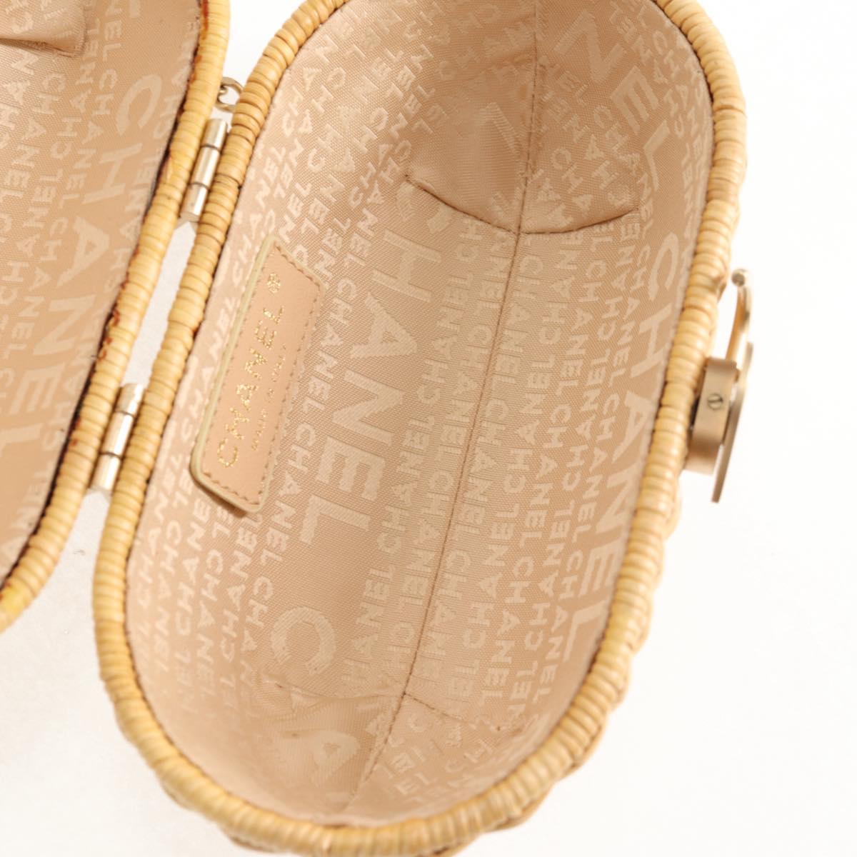 Chanel shoulder