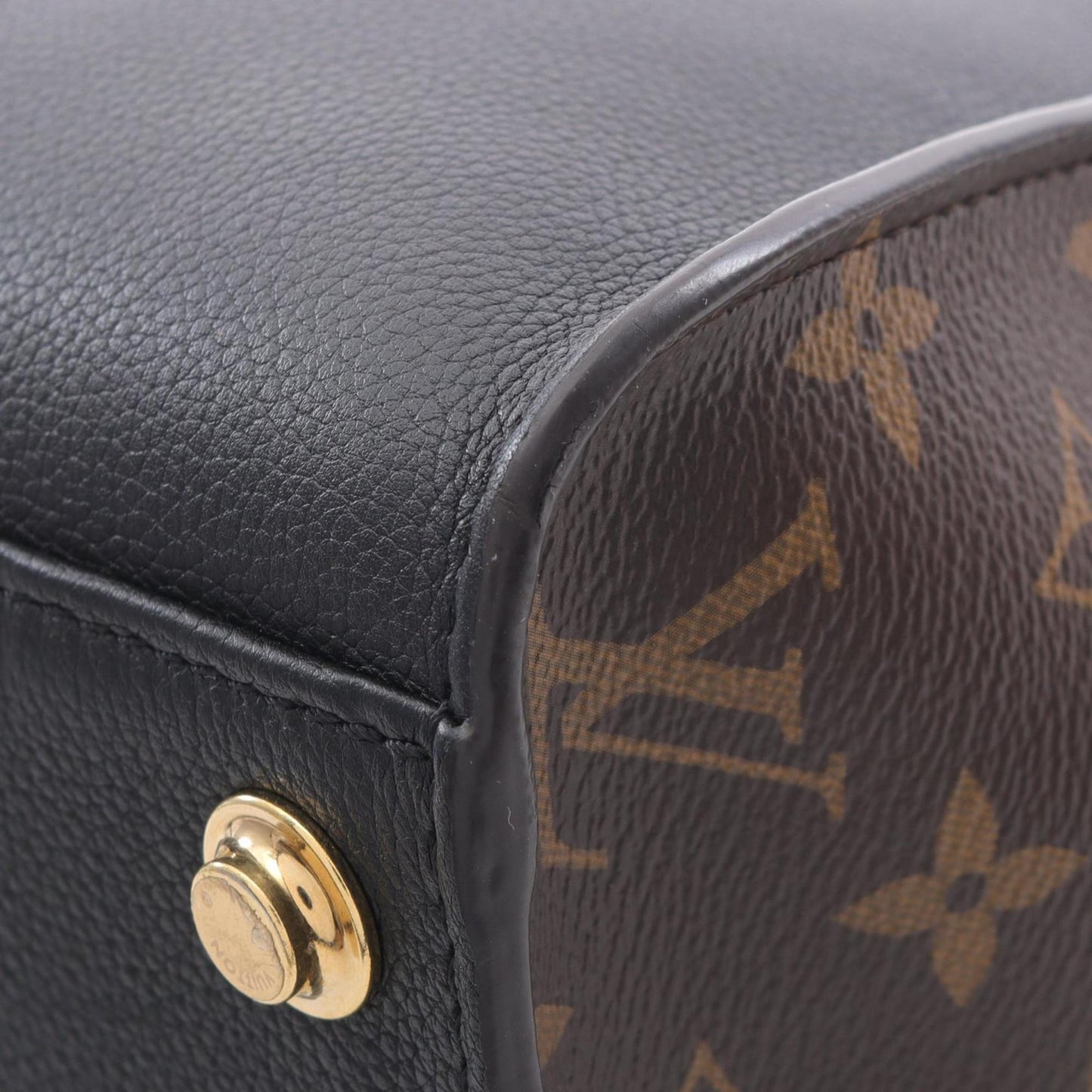 Louis Vuitton On my Side