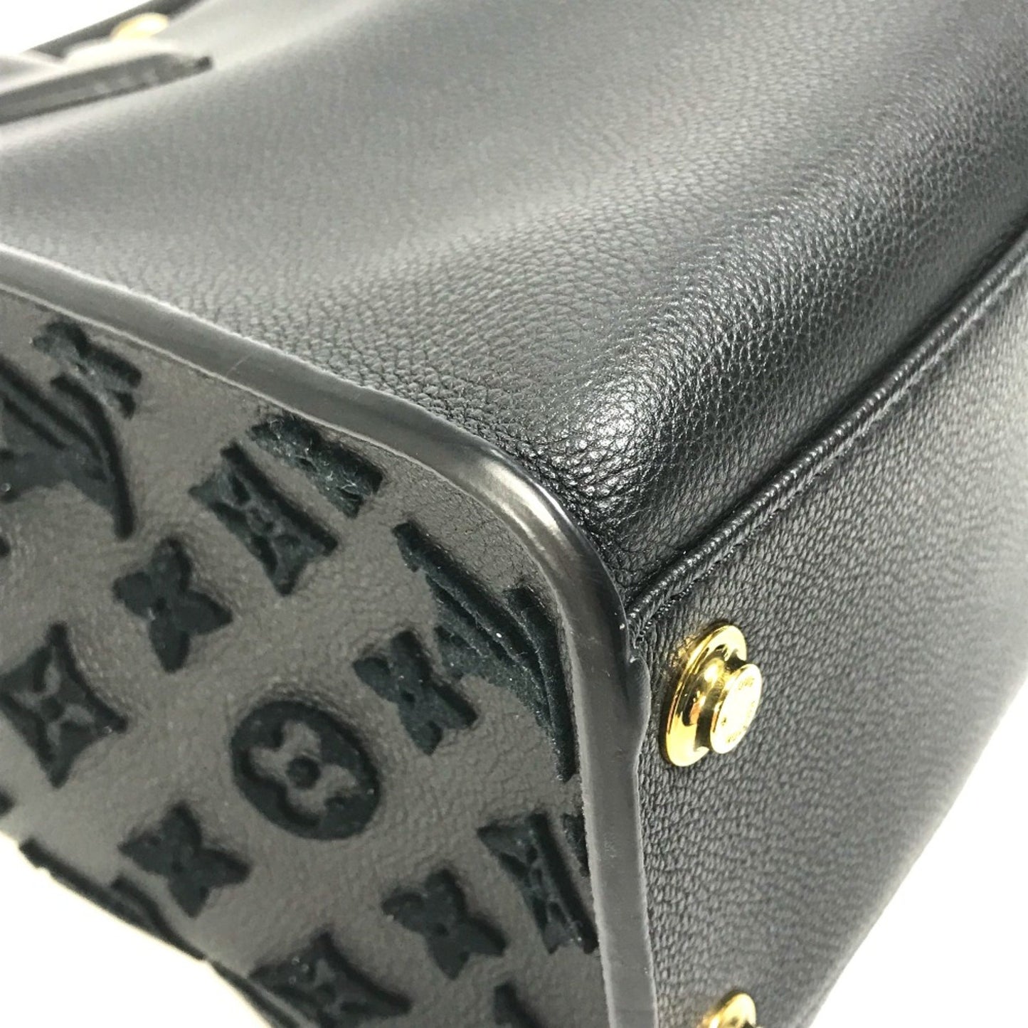 Louis Vuitton On my Side