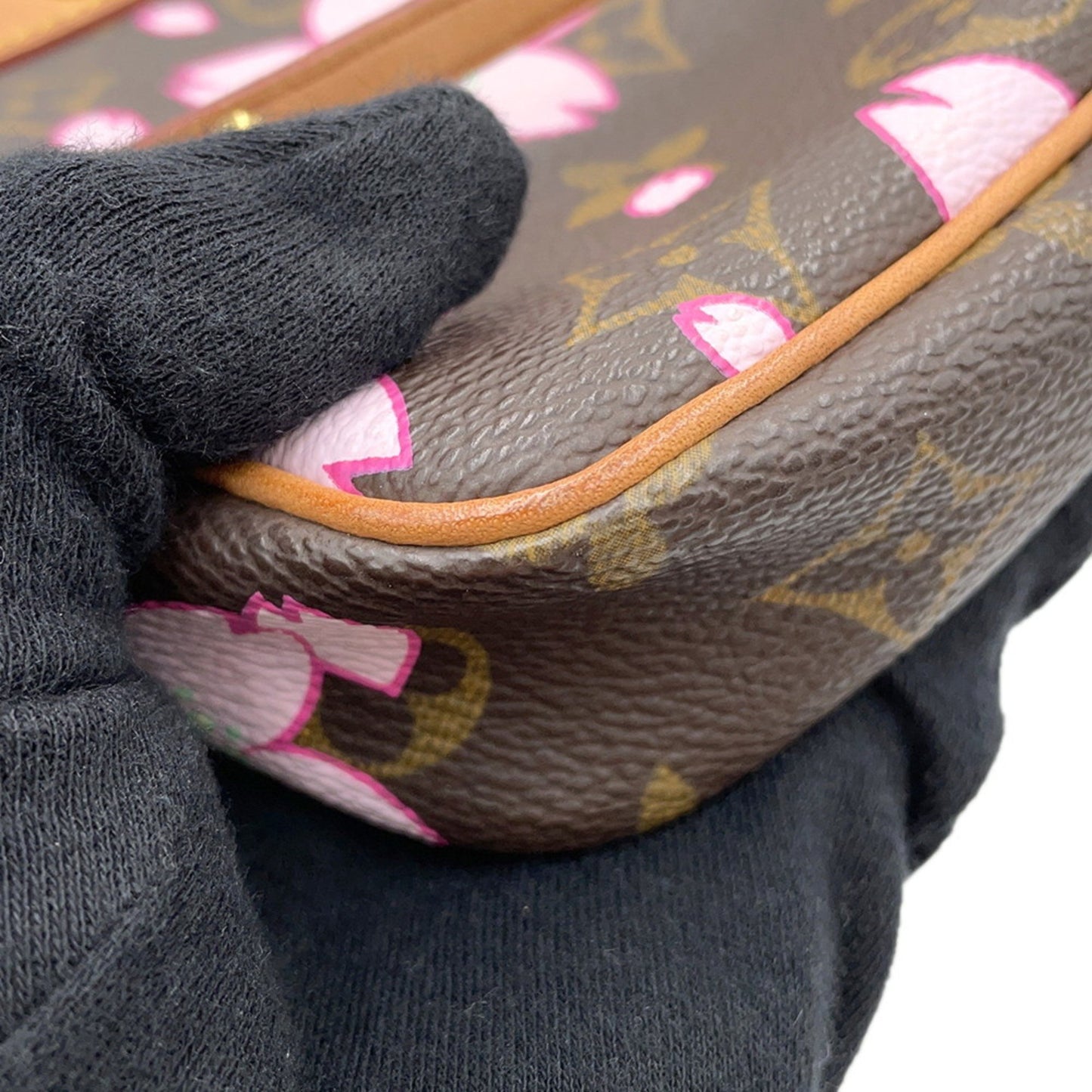 Louis Vuitton Pochette Accessoire
